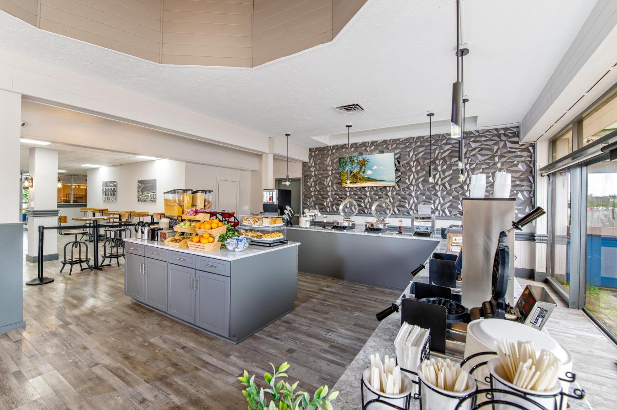 Отель Ramada By Wyndham Sarasota Waterfront South Bradenton Экстерьер фото