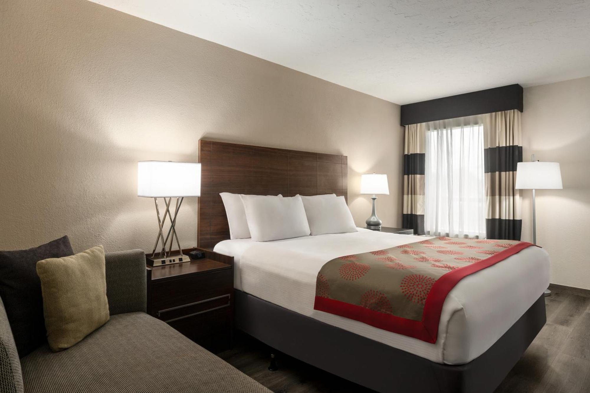 Отель Ramada By Wyndham Sarasota Waterfront South Bradenton Экстерьер фото