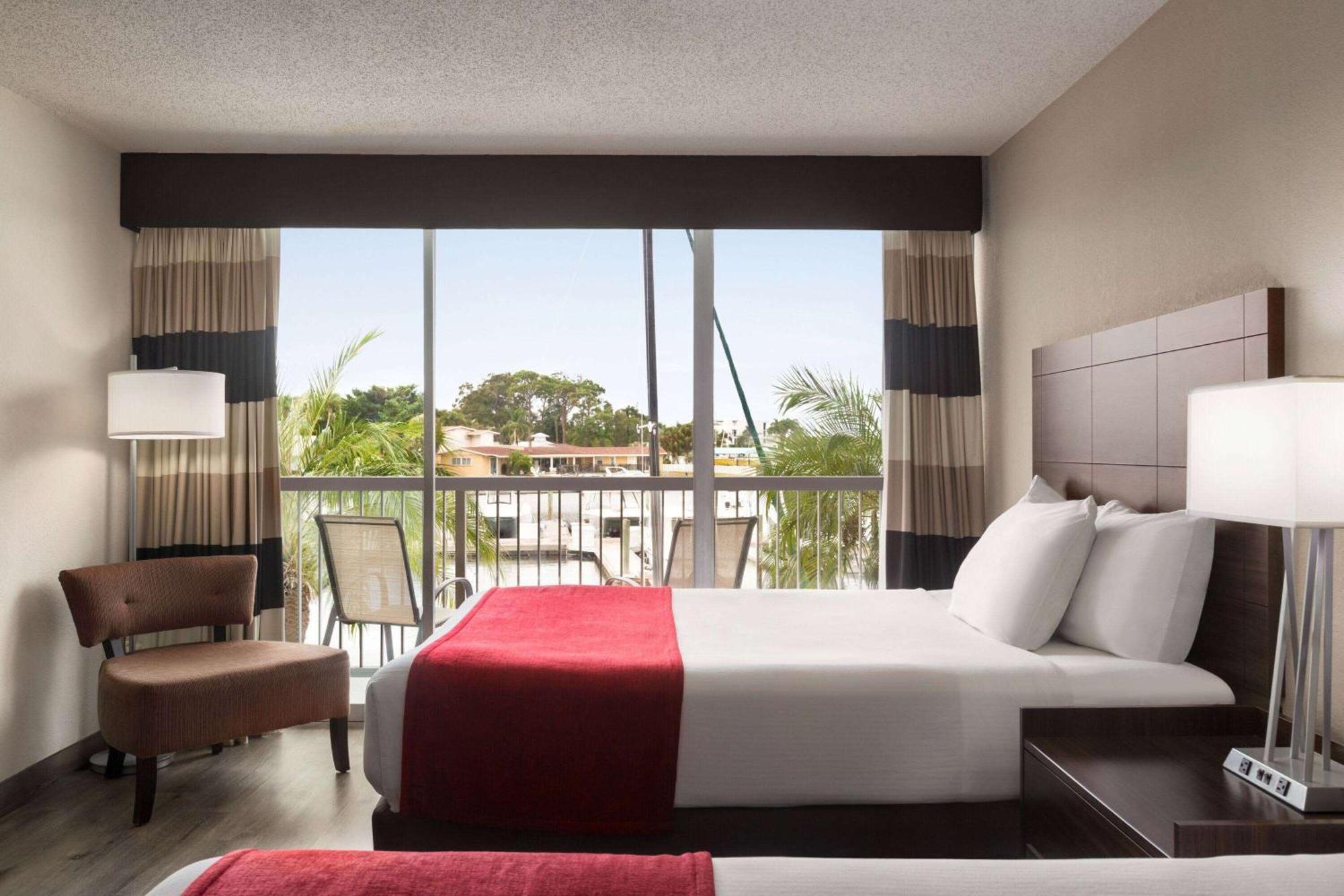 Отель Ramada By Wyndham Sarasota Waterfront South Bradenton Экстерьер фото