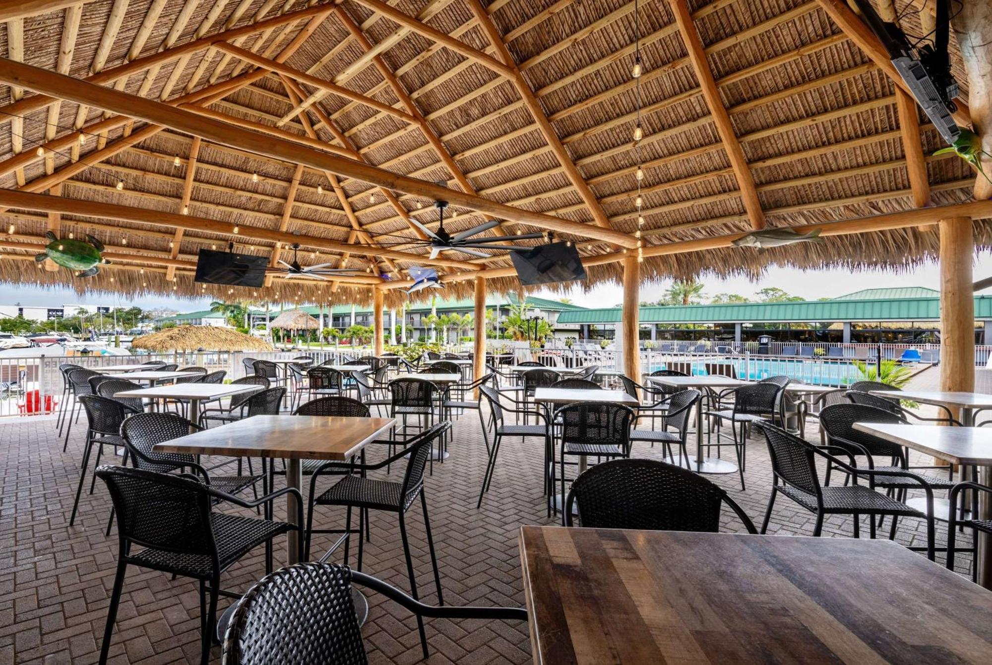 Отель Ramada By Wyndham Sarasota Waterfront South Bradenton Экстерьер фото